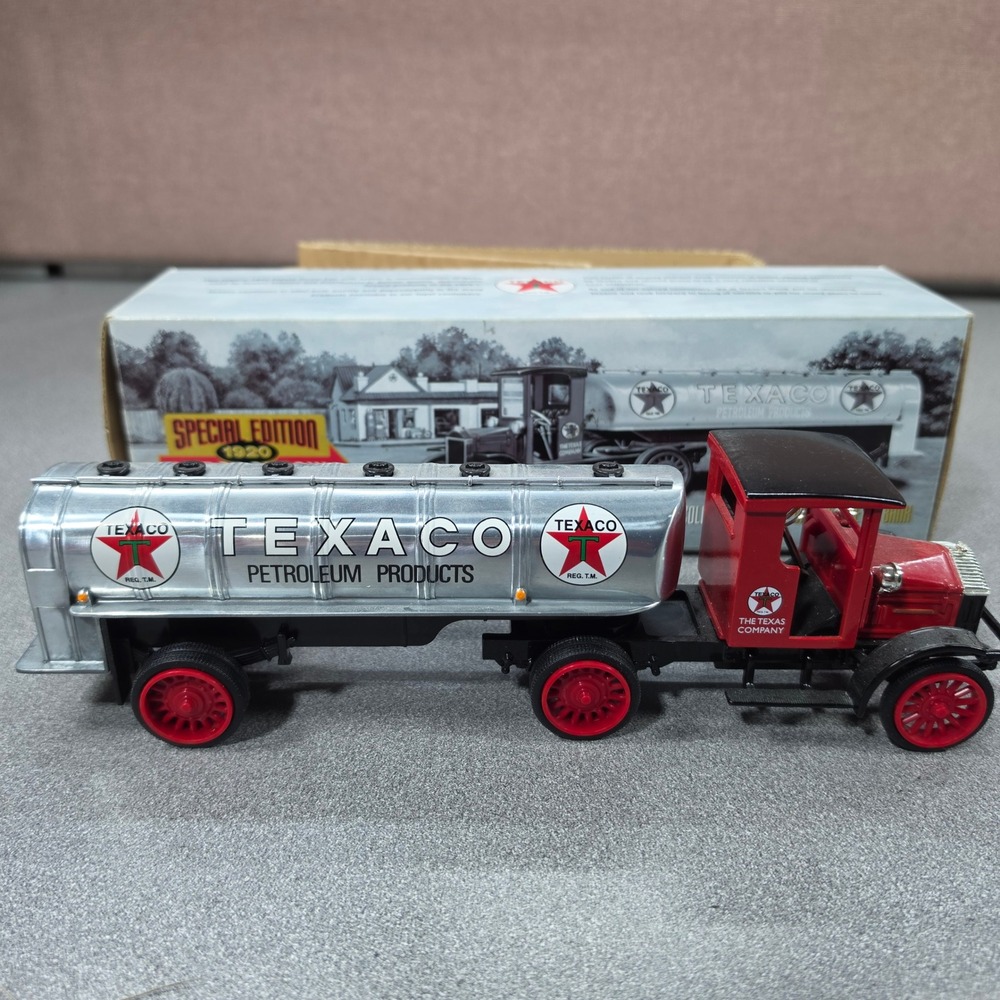 Texaco 1920 Pierce Arrow Cab Tanker Bank Special Edition Red Silver New